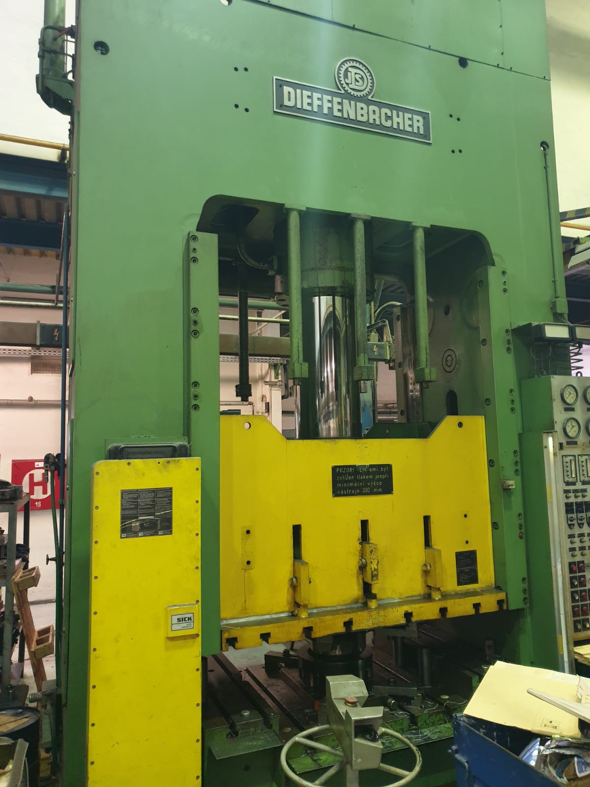 Lis hydraulický Dieffenbacher DT II 320/200