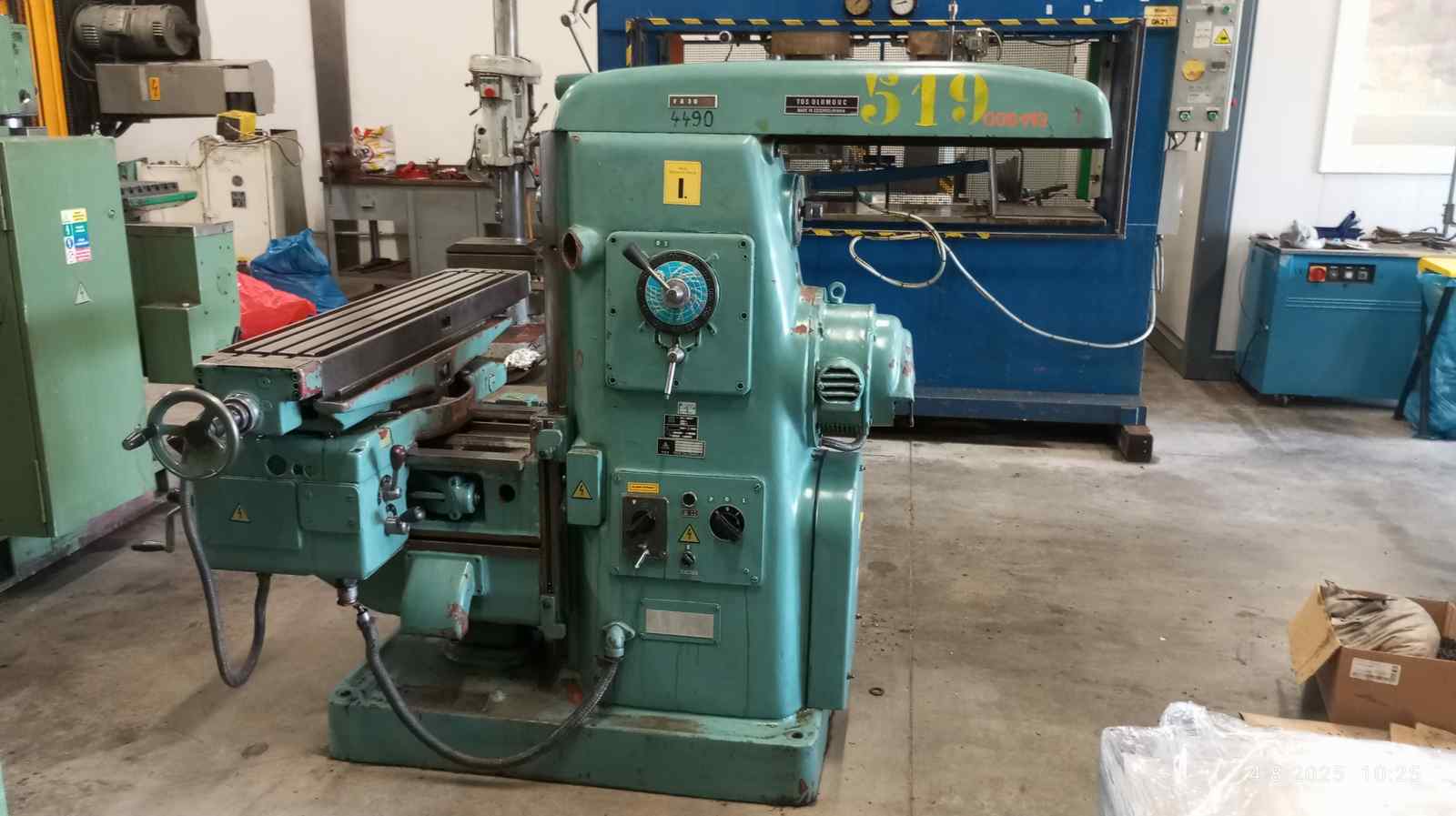 Frézka konzolová FA 3 U