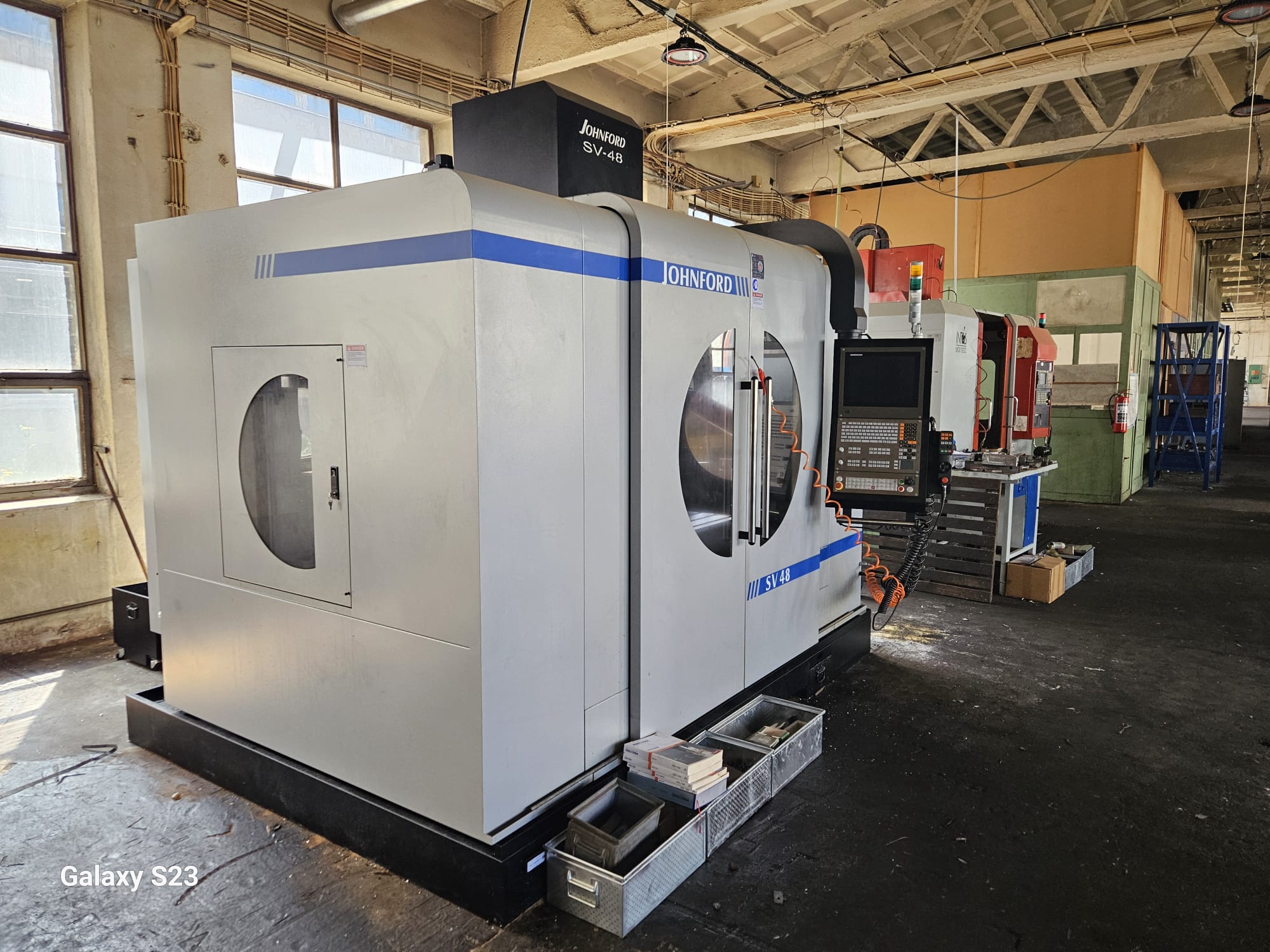 Obráběcí centrum Johnford SV-48 CNC