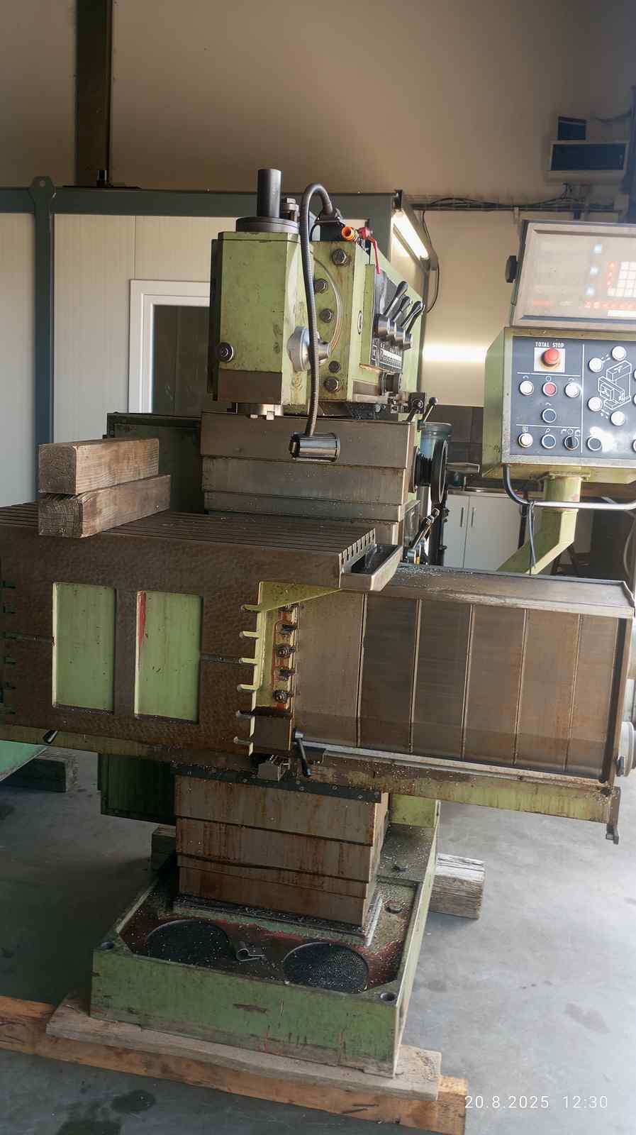 Frézka nástrojářská FNGJ 32